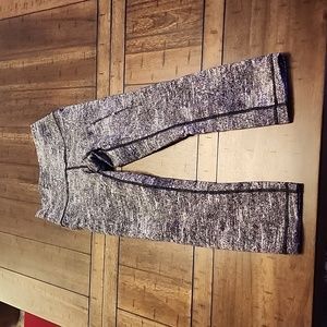 Lululemon grey capris